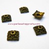 Lot 36 Coupelle carrée 8mm bronze
