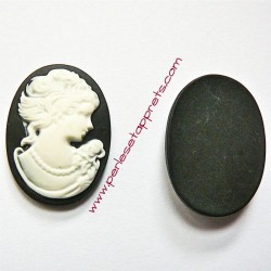 Cabochon camée noir 24mm résine