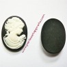 Lot 13 cabochons camée noir 24mm résine