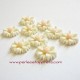 Cabochon résine fleur marguerite ivoire 14mm pour bijoux, perles et apprêts