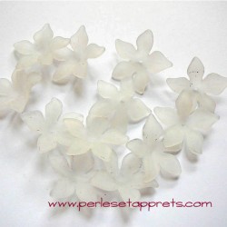 Fleur acrylique blanche 30mm pour bijoux, perles et apprêts
