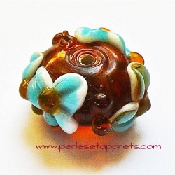 Perle ronde fleur en verre marron 18mm