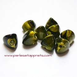 Perle synthétique pyramide verte 13mm pour bijoux, perles et apprêts