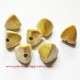 Lot 8 Perle synthétique 13mm pyramide ivoire
