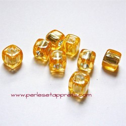 Perle synthétique cube orange clair 8mm pour bijoux, perles et apprêts