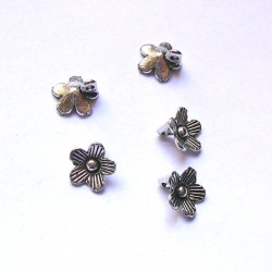 Breloque fleur 3d en métal argenté pour bijoux perles et apprêts