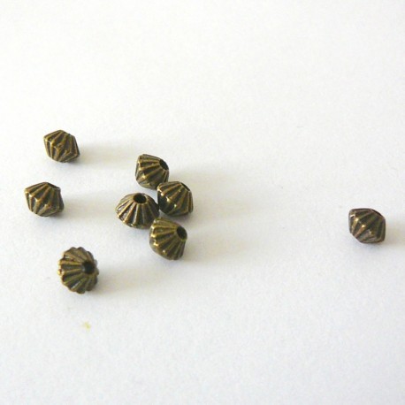 Lot 30 perles intercalaires 4mm cône bronze, perles et apprets
