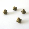 Lot 30 perles intercalaires 6mm cône bronze