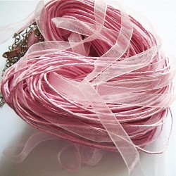 Tour de cou organza rose 4 cordons 45cm